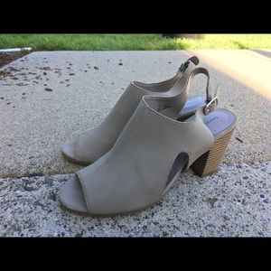 George heels - Size 8